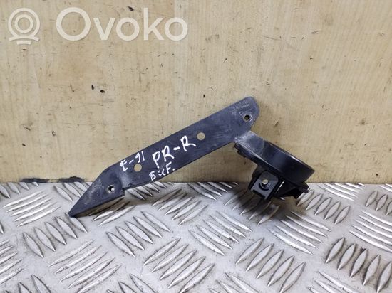 BMW 3 E90 E91 Front bumper mounting bracket 7058448 51647136828 7136828
