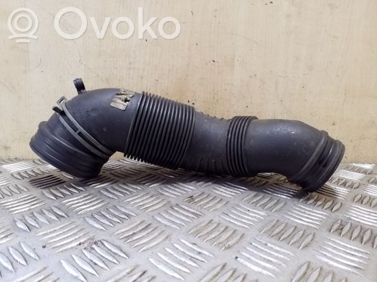 Volkswagen Tiguan Turbo air intake inlet pipe/hose 5N0129856