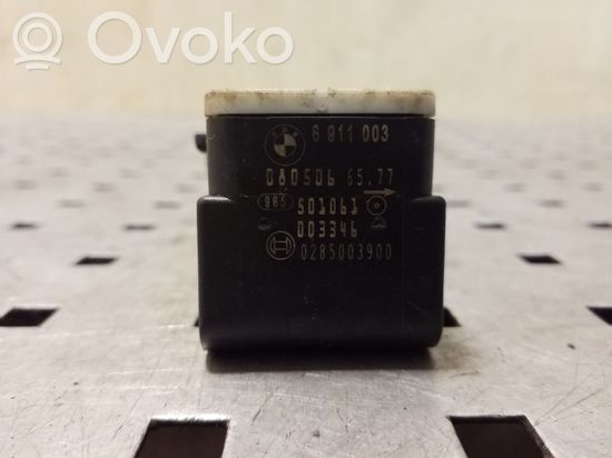 BMW 3 E90 E91 Airbag deployment crash/impact sensor 0285003900 6911003