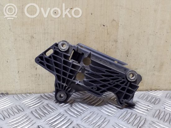 Audi A4 S4 B5 8D Other engine bay part 078133365