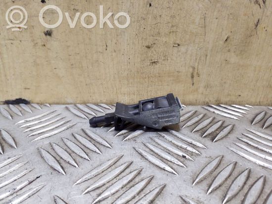 Volkswagen Transporter – Caravelle T5 Windshield washer spray nozzle 6E0955985