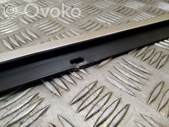 Audi A4 S4 B6 8E 8H Front door glass trim molding 8E0853283B