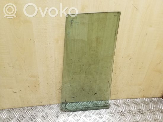 Volkswagen Touran I Rear vent window glass