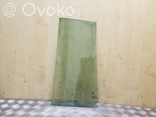 Volkswagen Touran I Rear vent window glass