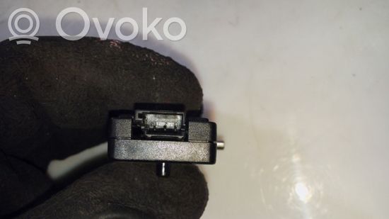 Audi A8 S8 D2 4D Aerial antenna amplifier 4D0035225M 11701700