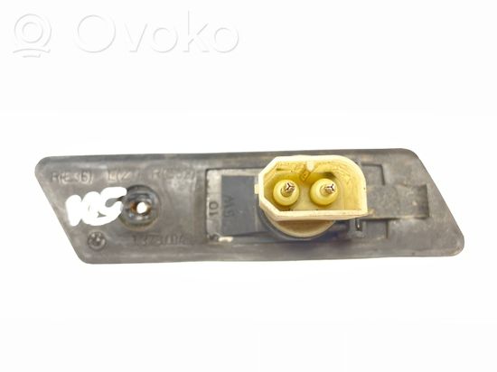 BMW 3 E36 Front fender indicator light 13780149