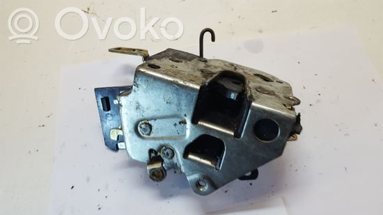 BMW 3 E36 Front door lock 8122418