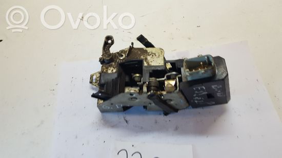 BMW 5 E39 Rear door lock 8352145