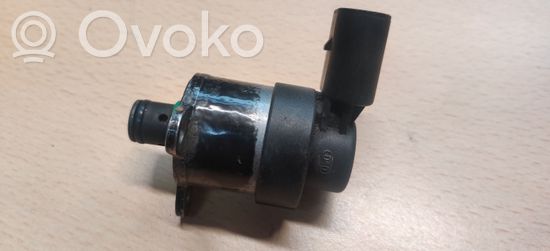 BMW 5 E60 E61 Fuel pressure regulator 0928400560