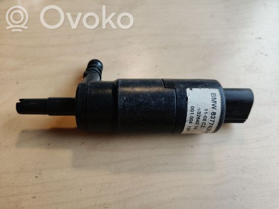 BMW 3 E46 Headlight washer pump 837743001