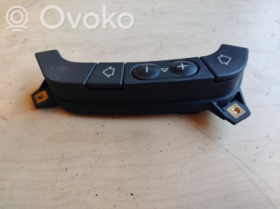 BMW 5 E39 Steering wheel buttons/switches 8363700