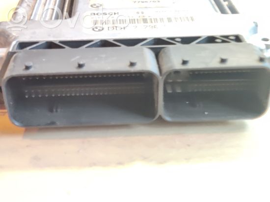 BMW X3 E83 Engine control unit/module 7796571 0281011564