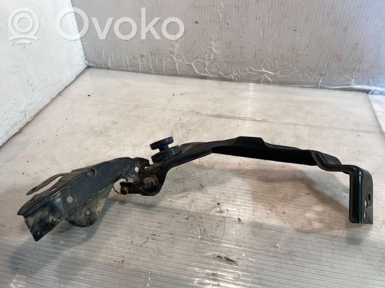 Mercedes-Benz E W211 Radiator support slam panel bracket