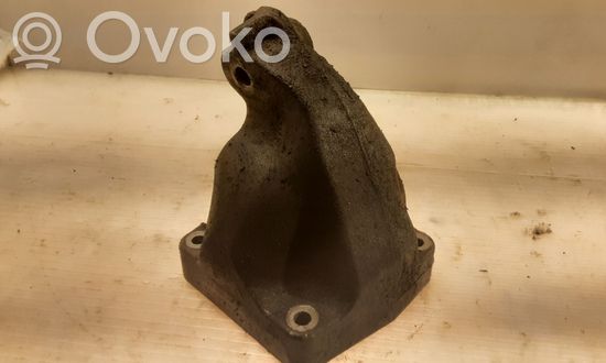 Mercedes-Benz E W211 Engine mounting bracket A6422230004