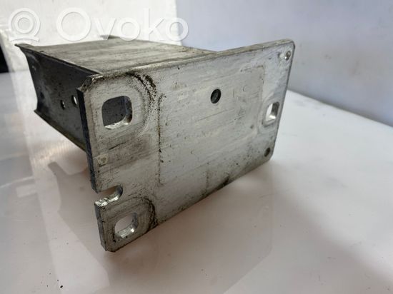 Audi A4 S4 B8 8K Front bumper mounting bracket 8K0807134C