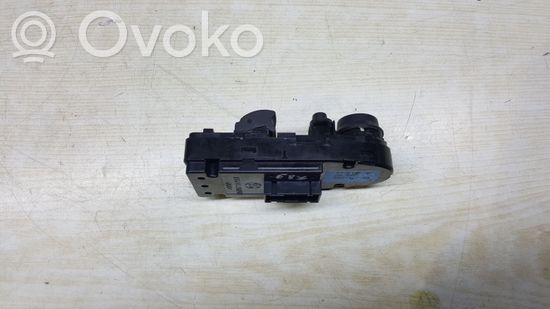 BMW 1 E81 E87 Electric window control switch 697019102