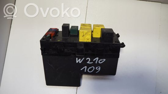 Mercedes-Benz C W202 SAM control unit 0225455332