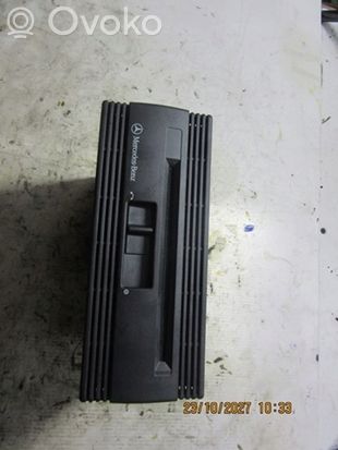 Mercedes-Benz E W210 Navigation unit CD/DVD player 2108200997
