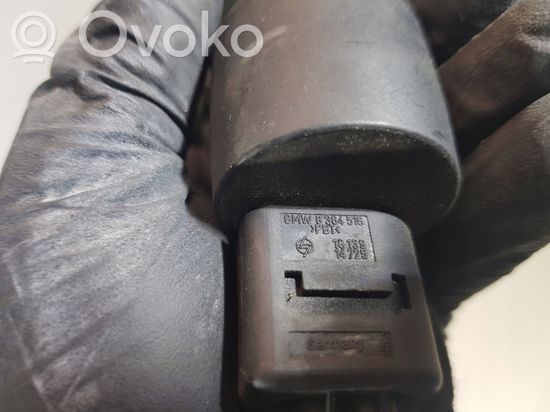BMW 5 E39 Windscreen/windshield washer pump 201560729
