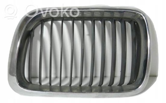 BMW 3 E36 Front grill 8195093 8185801