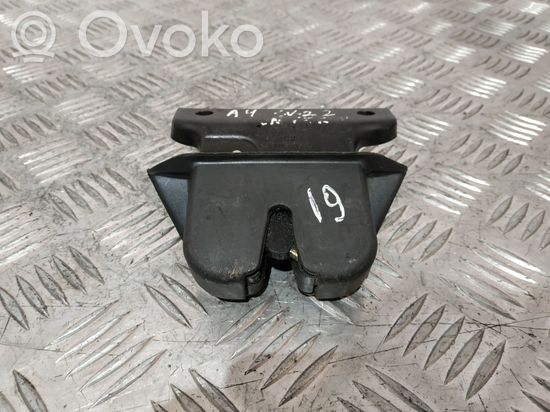 Audi A4 S4 B5 8D Tailgate/trunk/boot lock/catch/latch 170298