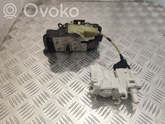 BMW 7 G11 G12 Front door lock 7477708 51217477708