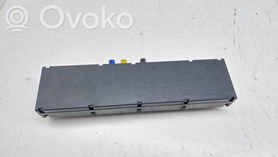 BMW 5 E60 E61 Aerial antenna amplifier 6912817 65206912817