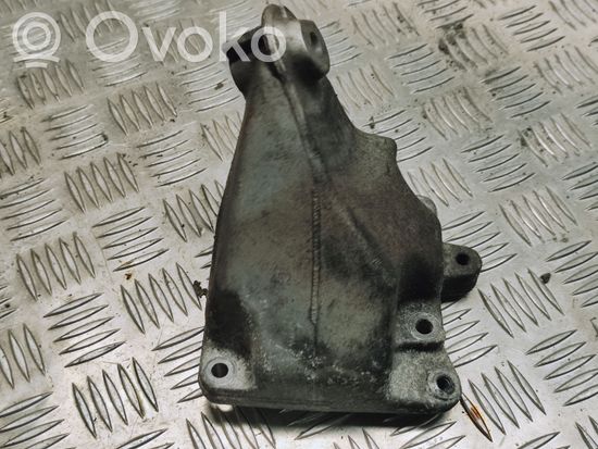 Mercedes-Benz E W212 Engine mounting bracket A2722232104