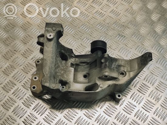 BMW X3 E83 Generator/alternator bracket 7802639