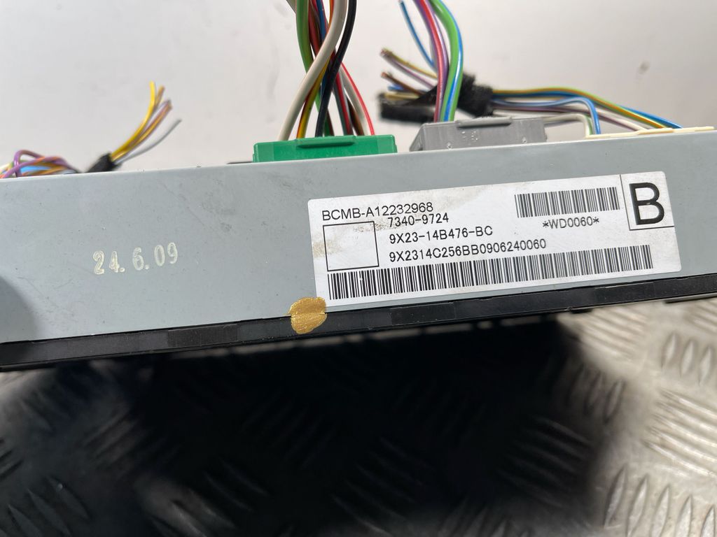 Jaguar XF X250 2009 Fuse module 9X2314B476BC LIQ3409