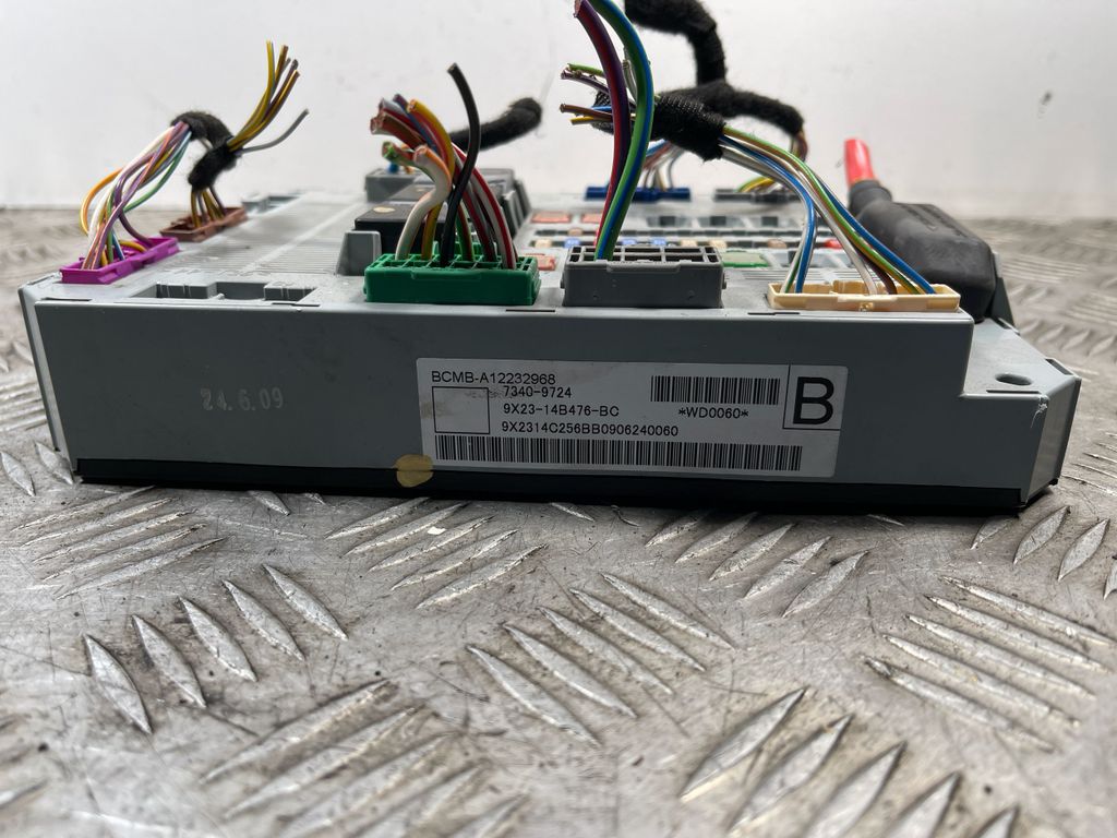 Jaguar XF X250 2009 Fuse module 9X2314B476BC LIQ3409