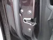 Serrure de porte avant