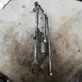 Tringlerie et moteur d'essuie-glace avant