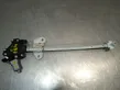 Rear window lifting mechanism without motor