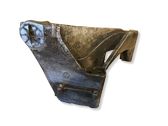 Engine mounting bracket
