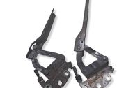 Engine bonnet/hood hinges