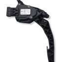 Accelerator throttle pedal