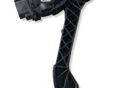 Accelerator throttle pedal