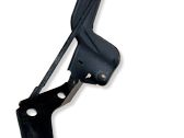 Intercooler pipe mounting bracket