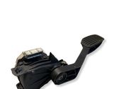 Accelerator throttle pedal