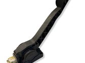 Accelerator throttle pedal
