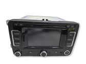 Radio / CD-Player / DVD-Player / Navigation