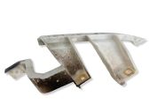 Front bumper mounting bracket