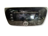 Radio / CD-Player / DVD-Player / Navigation