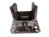 Front bumper mounting bracket