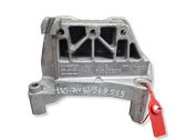 Engine mounting bracket