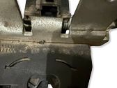 Gatillo de cierre del asiento trasero