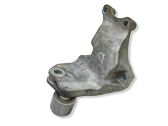 Engine mounting bracket