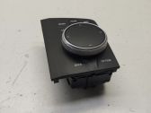 Head unit multimedia control
