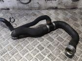 Tuyau de liquide de refroidissement moteur